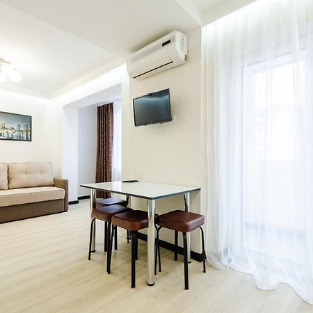 ARTAL Apartment on Obolonsky avenue 31 Kiev Extérieur photo
